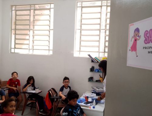 Novas placas de identificação familiarizam os alunos com o Instituto
